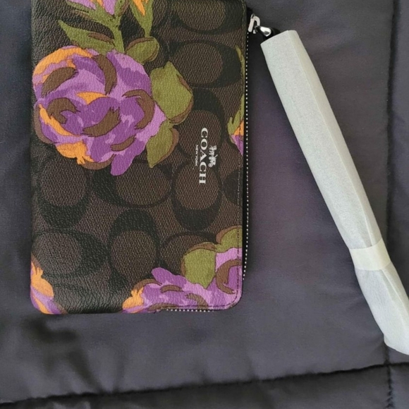 BNWT COACH WRISTLET - Picture 2 of 5